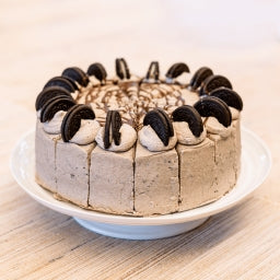 PRE ORDER - Cookies & Cream Cake (16 Pre-portioned)